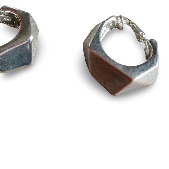Silver Tone Hexagon Chucky Hoop Clip On Earring Retro Shape - Picture 6 of 8